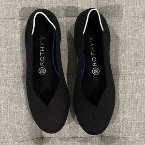 The Flat Black Rothy’s in Size 7.5